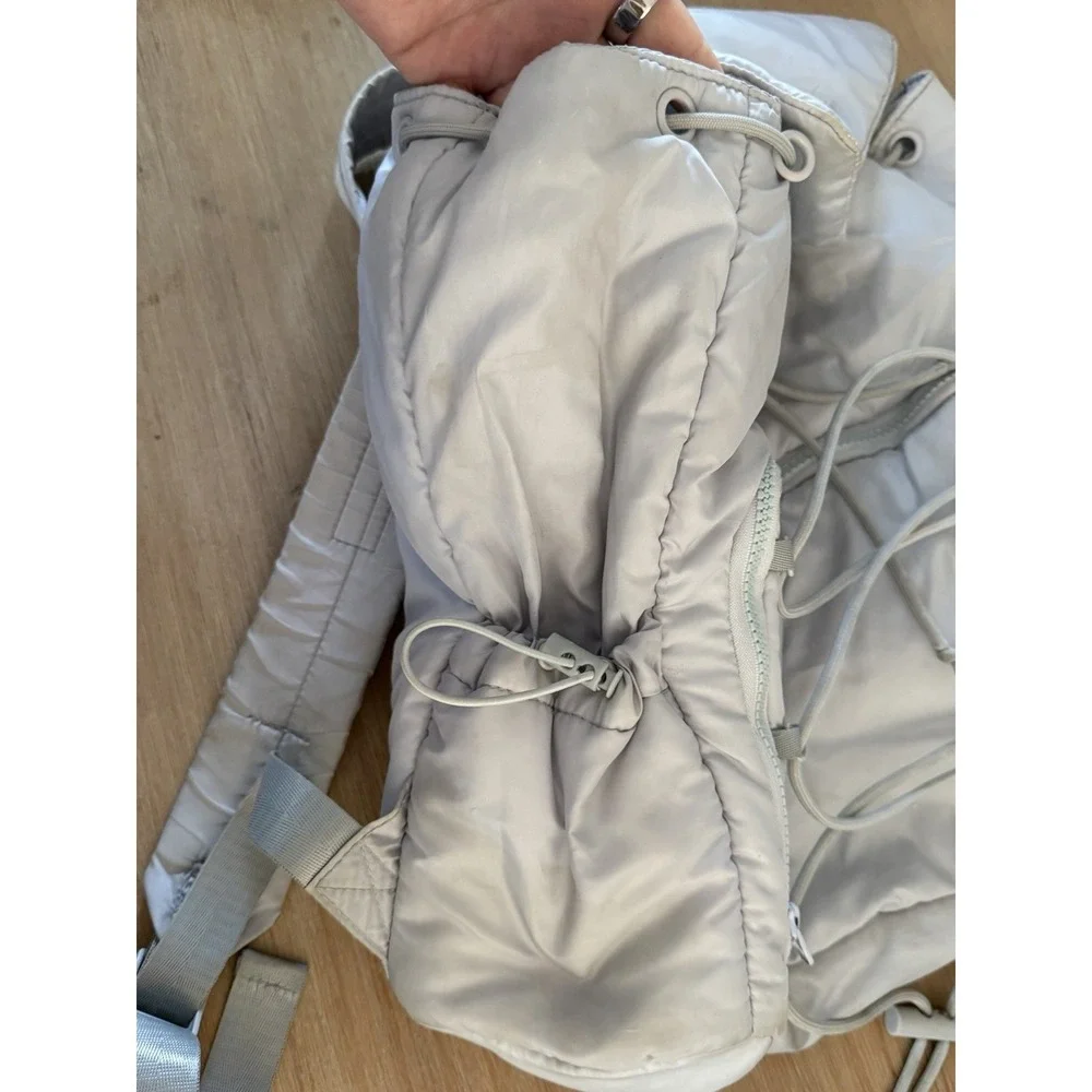 Blogilates Ultimate Athletic Trainer Backpack -cream